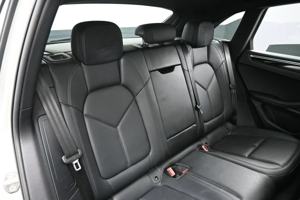 2023 Porsche Macan T interior, seats, Black