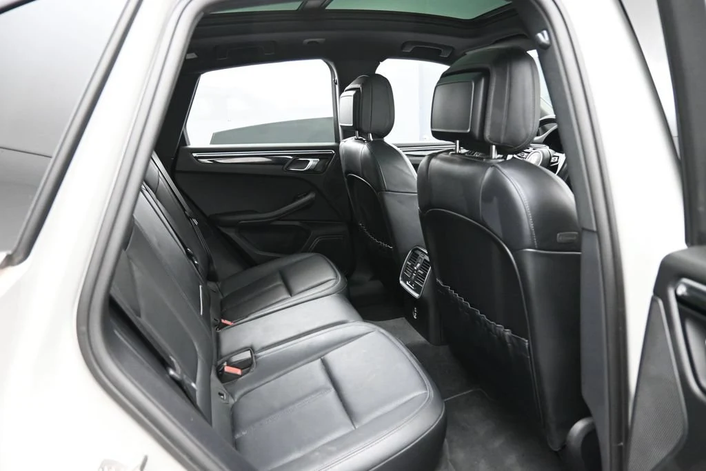 2023 Porsche Macan T interior, seats, Black