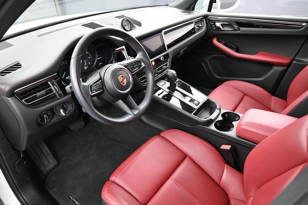 2023 Porsche Macan T interior, Black/Bordeaux Red