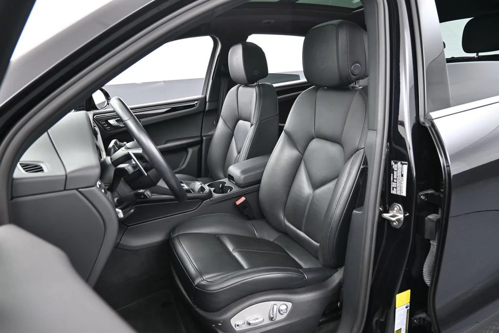 2024 Porsche Macan interior, seats, Black