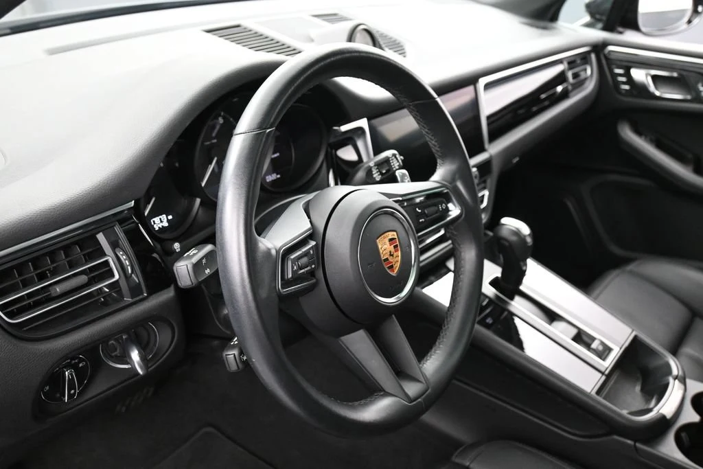 2024 Porsche Macan interior, Black