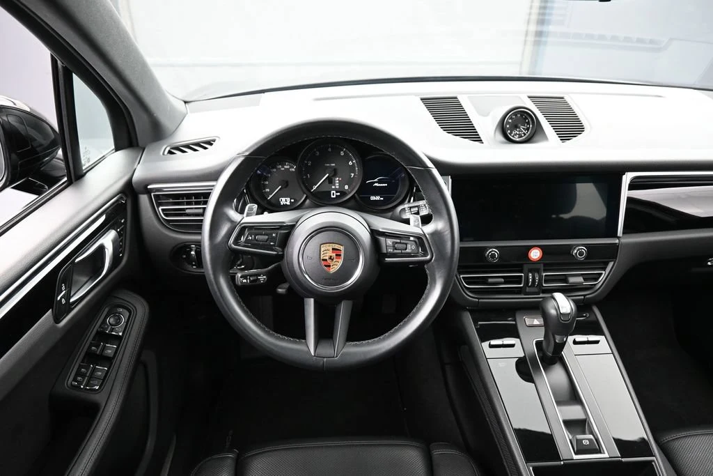 2024 Porsche Macan interior, dashboard, Black