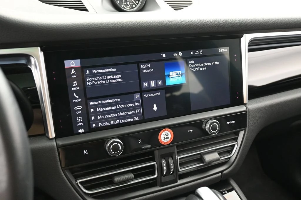 2024 Porsche Macan interior, Black