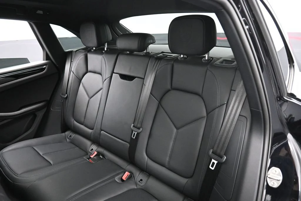 2024 Porsche Macan interior, seats, Black