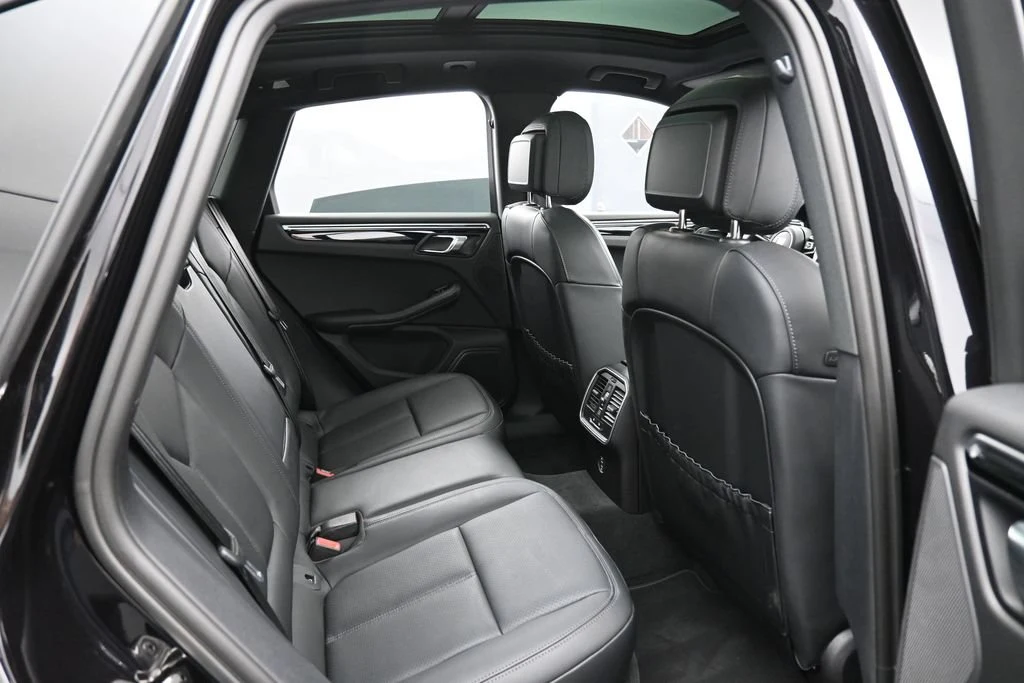 2024 Porsche Macan interior, seats, Black