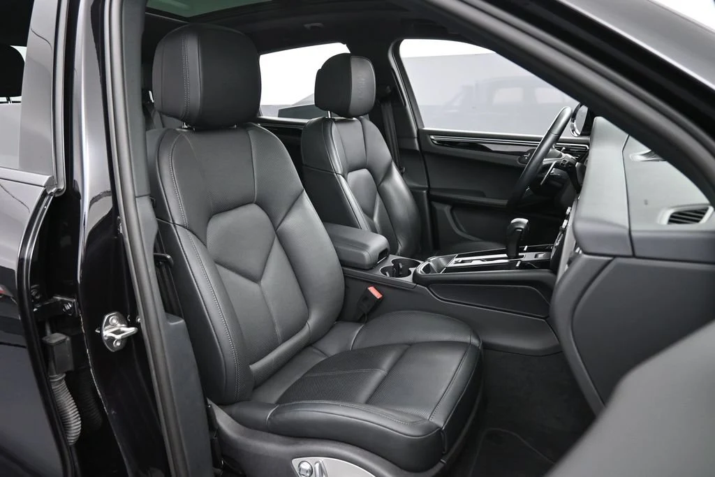 2024 Porsche Macan interior, seats, Black