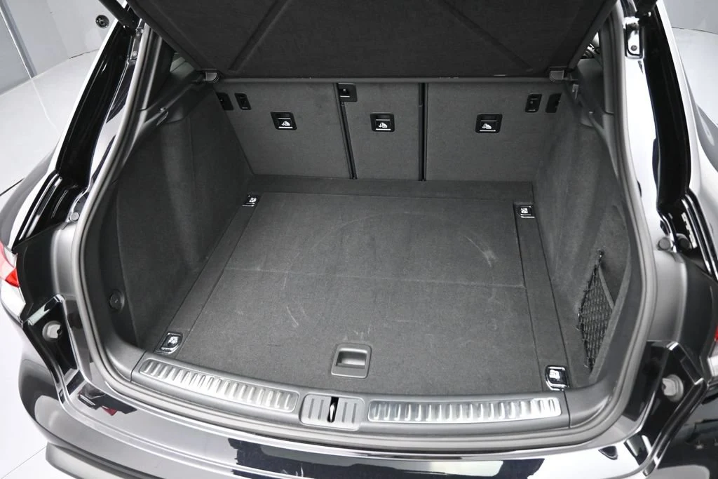 2024 Porsche Macan trunk