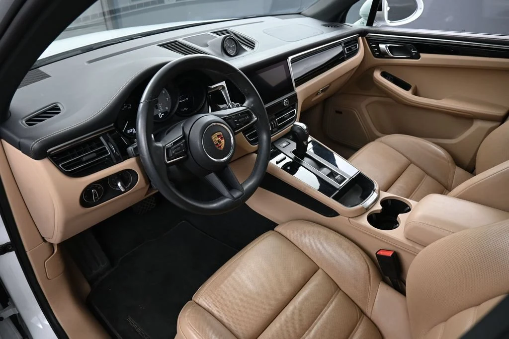 2024 Porsche Macan S interior, Black/Mojave Beige