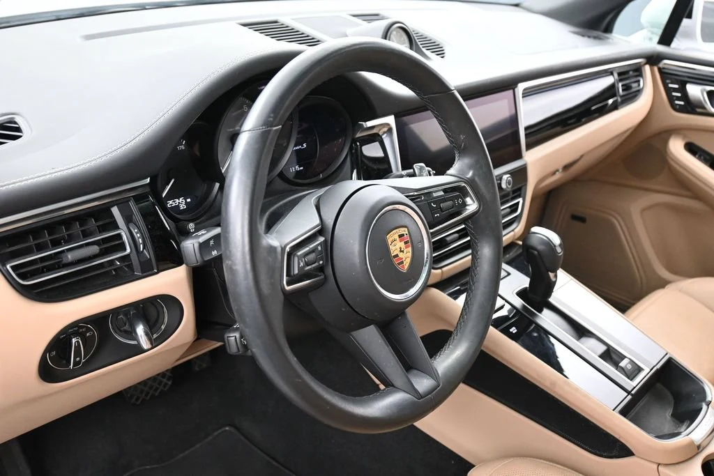 2024 Porsche Macan S interior, Black/Mojave Beige