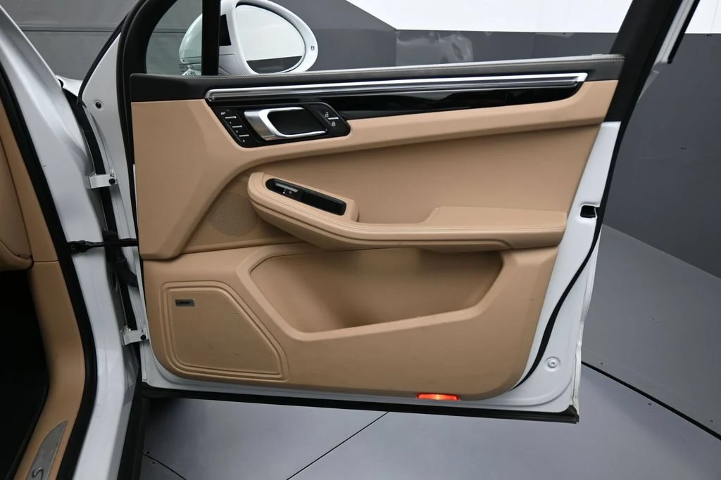 2024 Porsche Macan S interior, door panel, Black/Mojave Beige