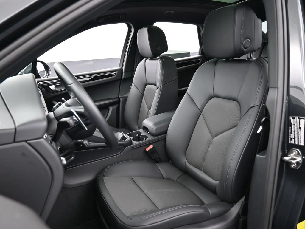 2025 Porsche Macan interior, seats, Black