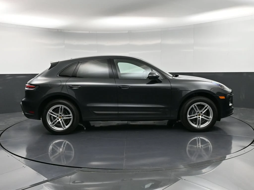 2025 Porsche Macan, side profile, Grey