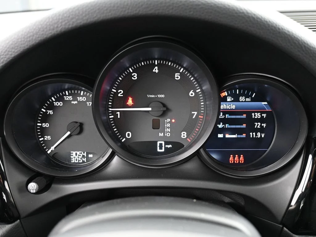 2025 Porsche Macan interior, Black