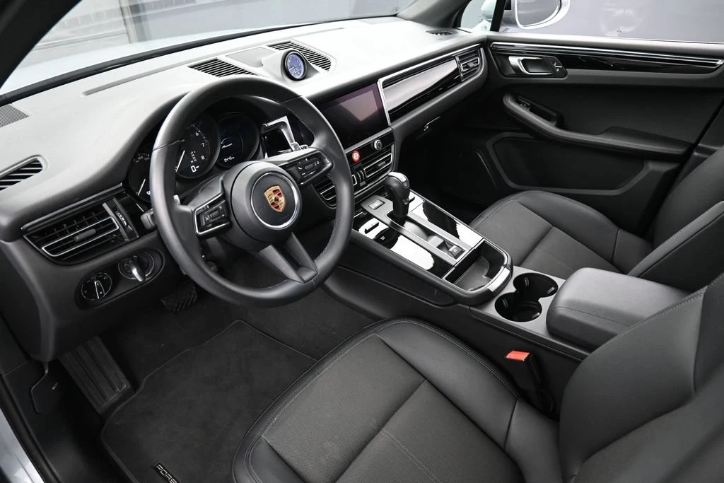 2025 Porsche Macan interior, Black
