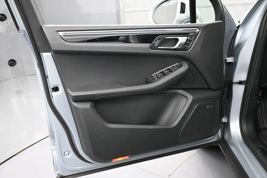 2025 Porsche Macan interior, door panel, Black