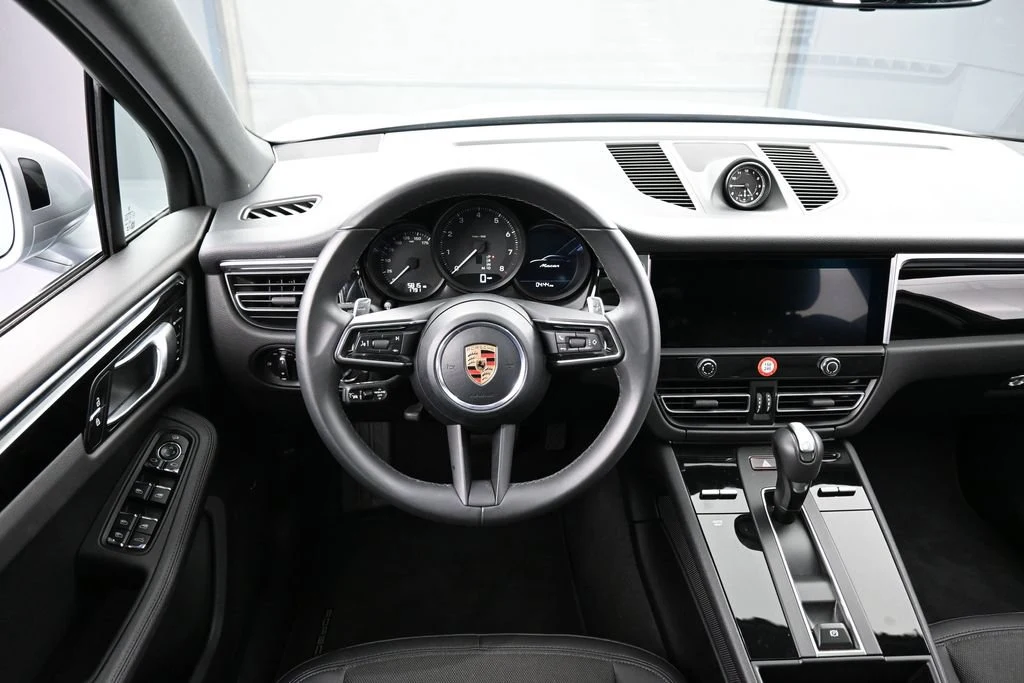 2025 Porsche Macan interior, dashboard, Black