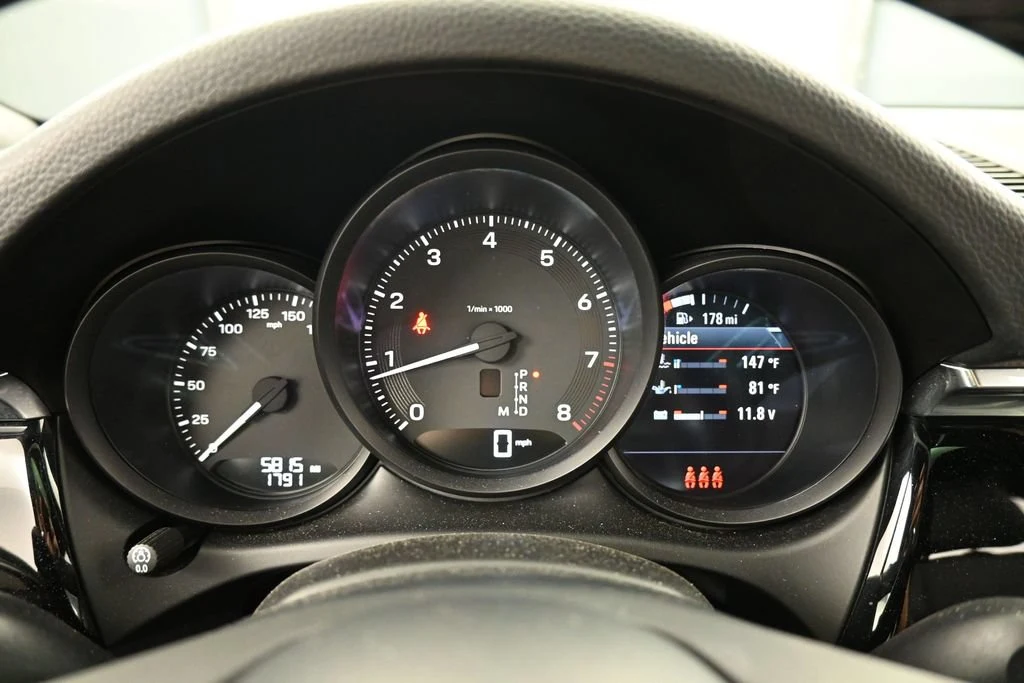 2025 Porsche Macan interior, Black