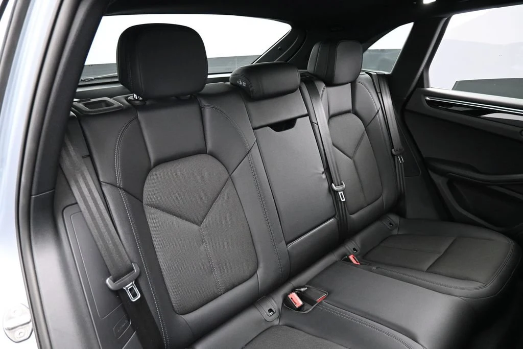 2025 Porsche Macan interior, seats, Black