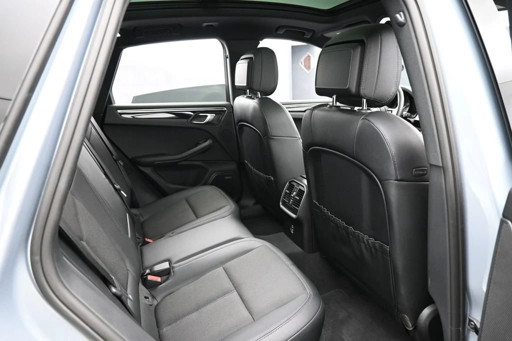 2025 Porsche Macan interior, seats, Black