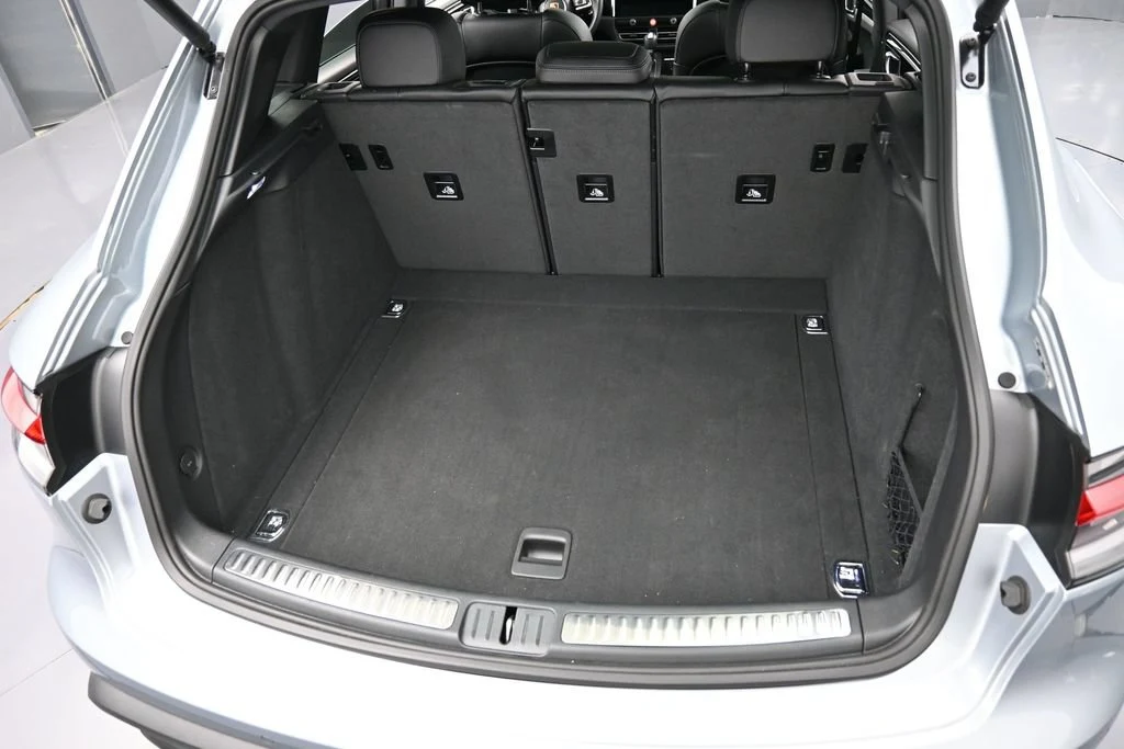 2025 Porsche Macan trunk