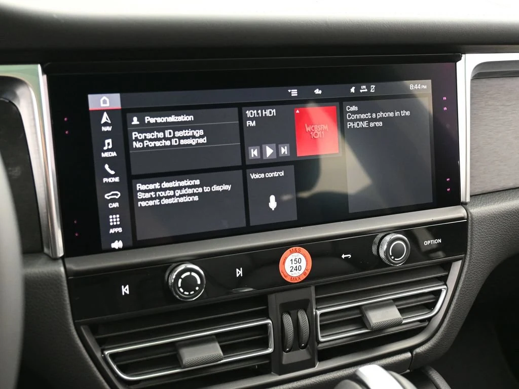2026 Porsche Macan GTS interior, Black