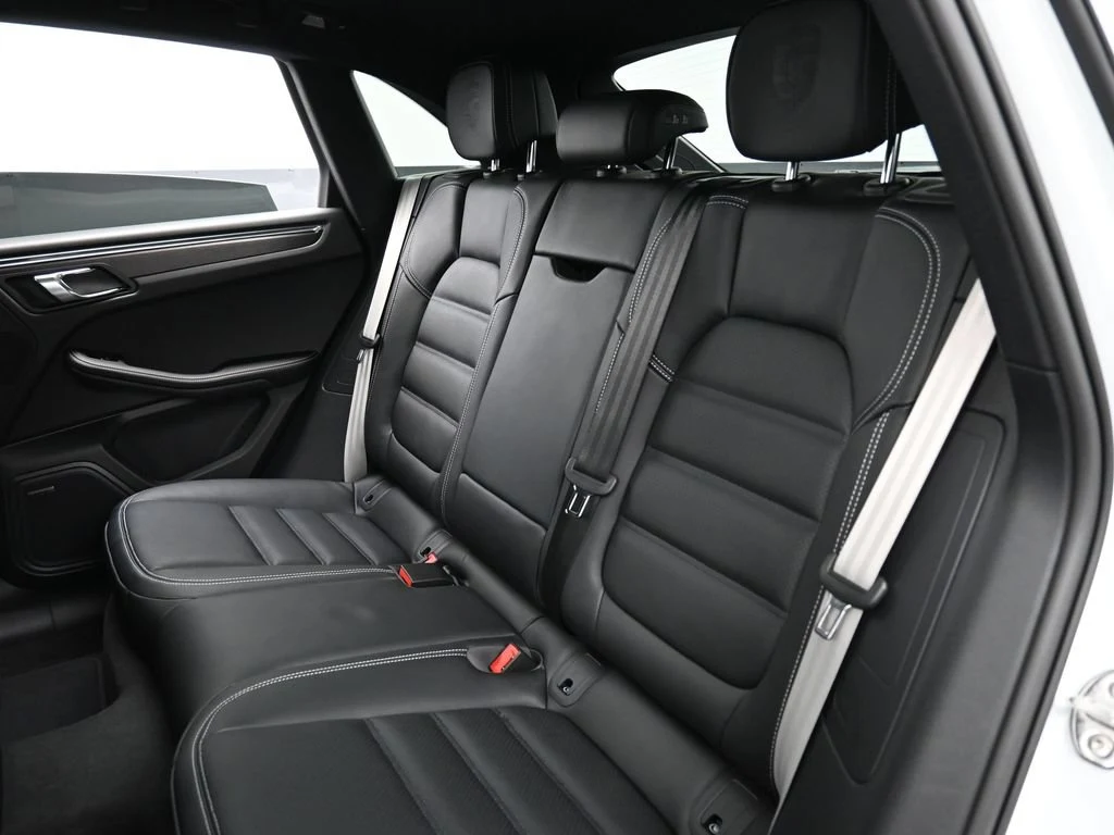 2026 Porsche Macan GTS interior, seats, Black