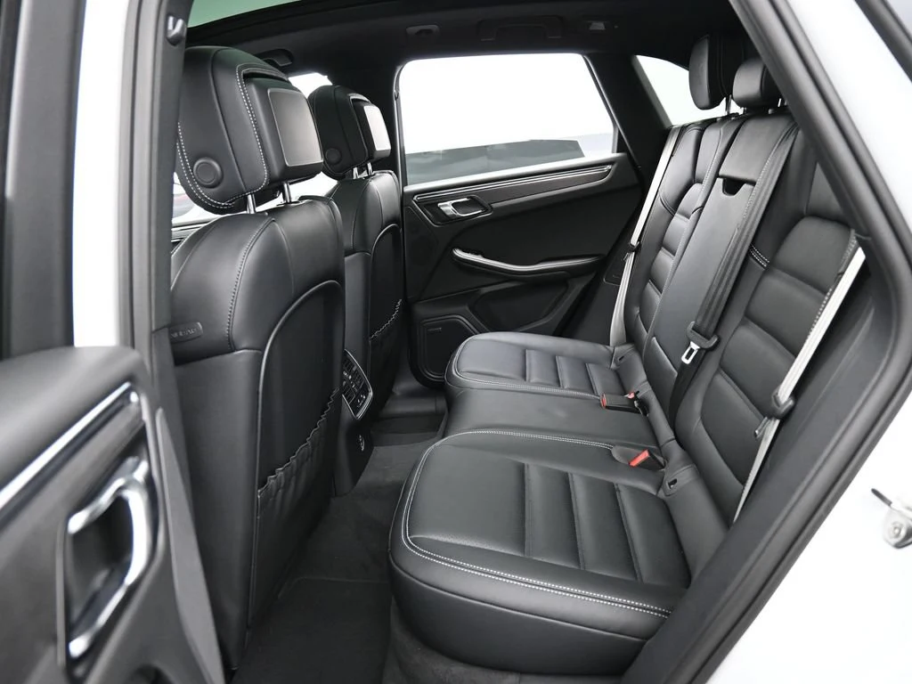 2026 Porsche Macan GTS interior, seats, Black