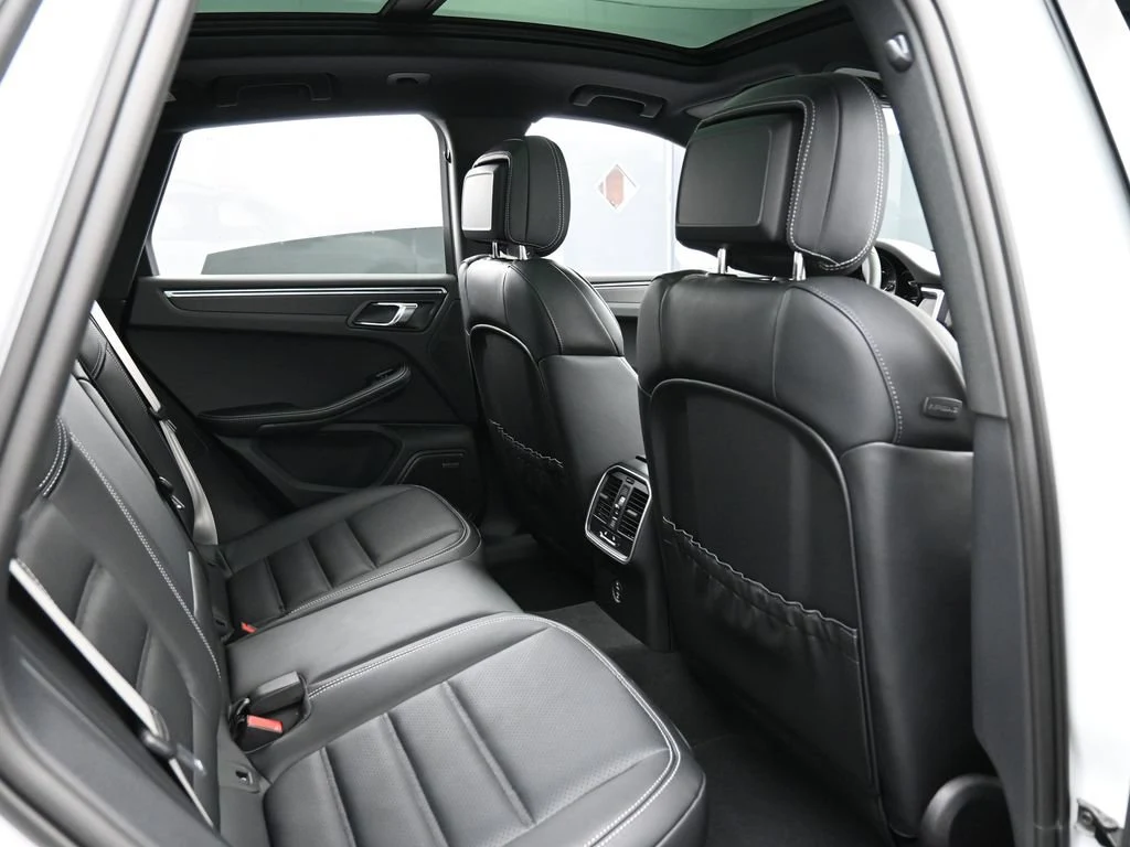 2026 Porsche Macan GTS interior, seats, Black