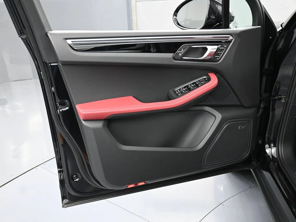 2026 Porsche Macan S interior, door panel, Black/Bordeaux Red