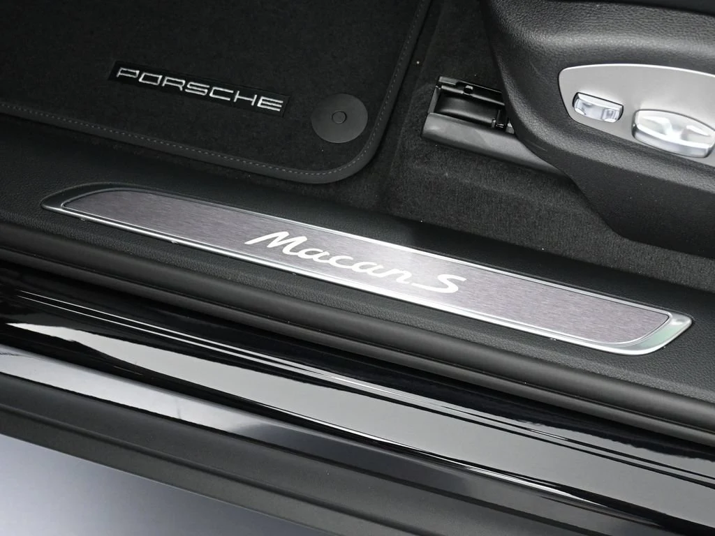 2026 Porsche Macan S interior, door sill, Black/Bordeaux Red