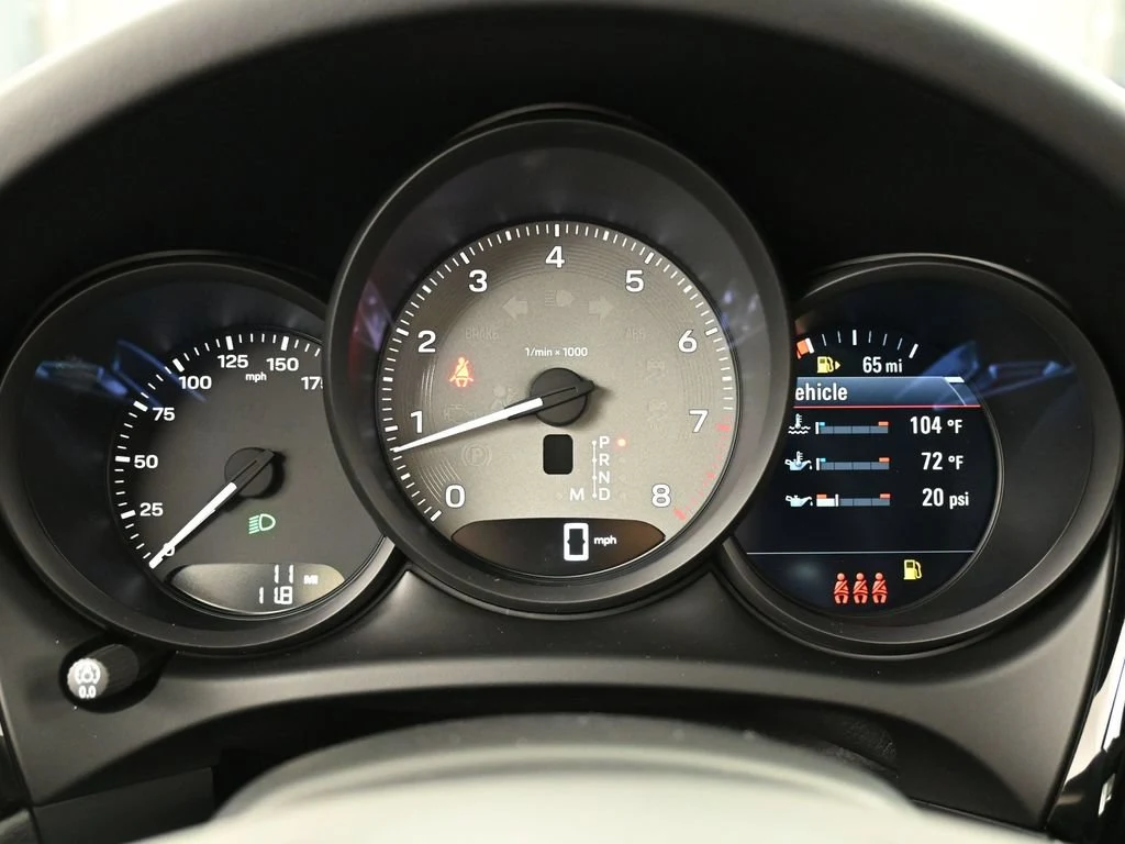 2026 Porsche Macan S interior, Black/Bordeaux Red