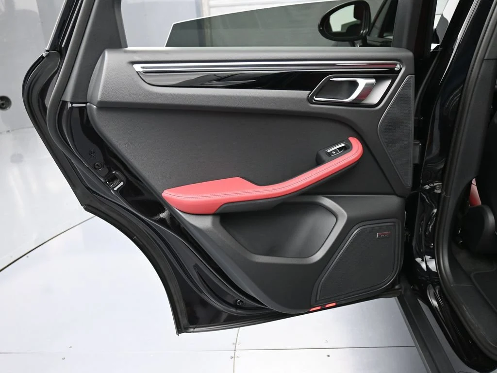 2026 Porsche Macan S interior, door panel, Black/Bordeaux Red