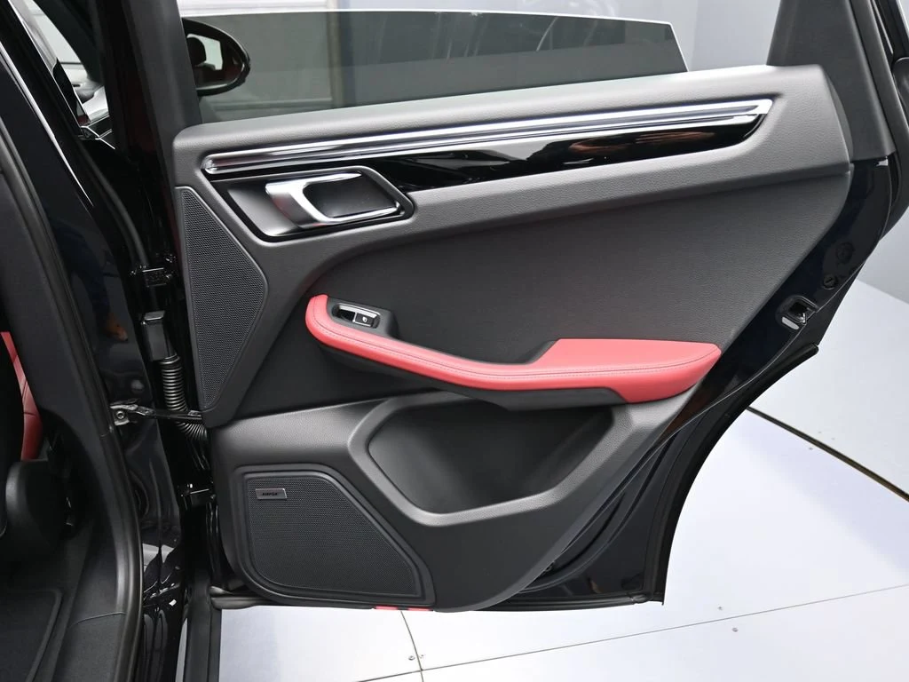 2026 Porsche Macan S interior, door panel, Black/Bordeaux Red