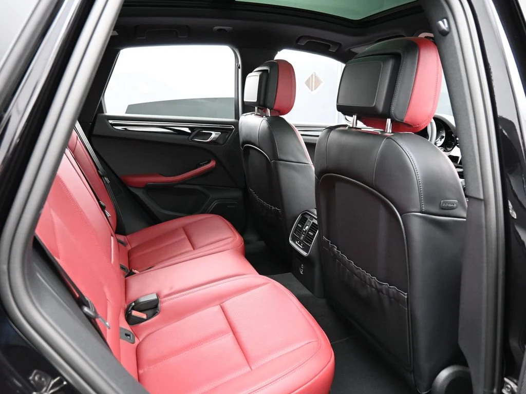 2026 Porsche Macan S interior, seats, Black/Bordeaux Red