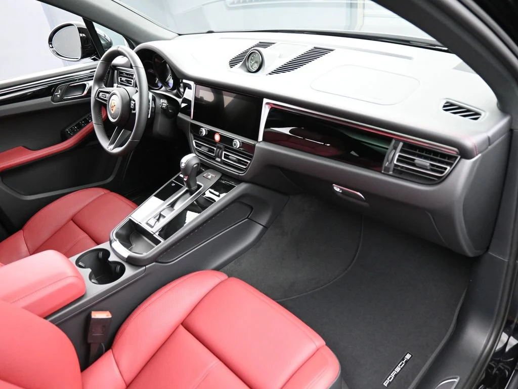 2026 Porsche Macan S interior, Black/Bordeaux Red