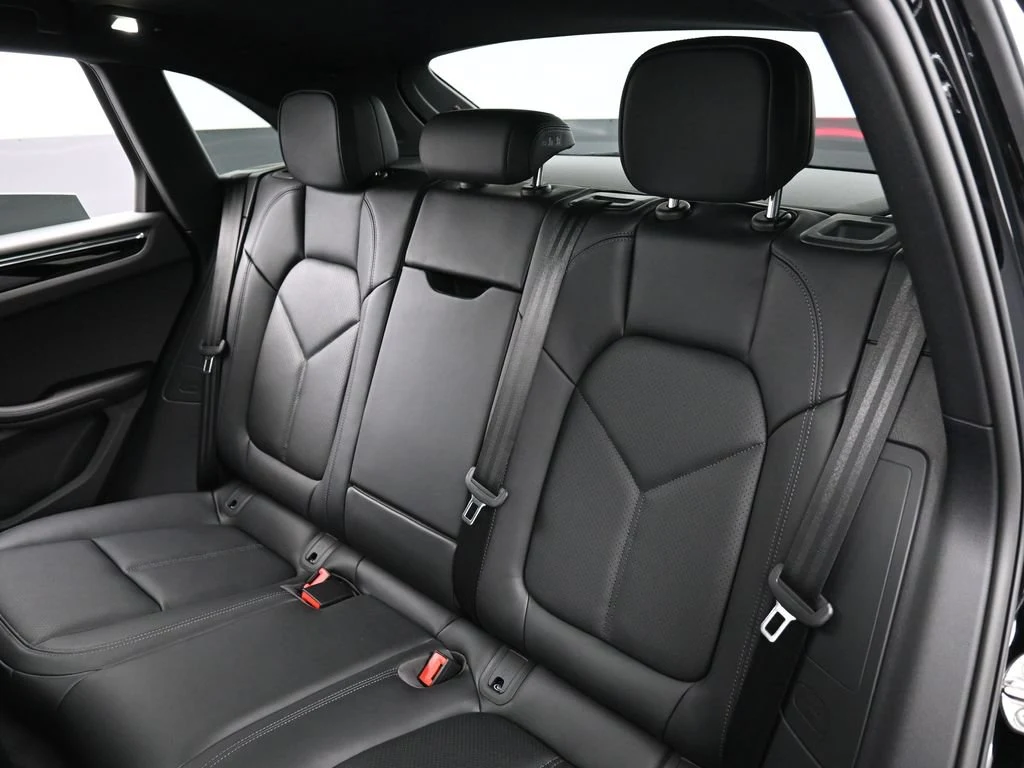 2026 Porsche Macan interior, seats, Black