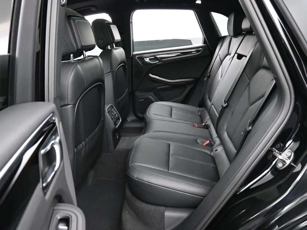 2026 Porsche Macan interior, seats, Black