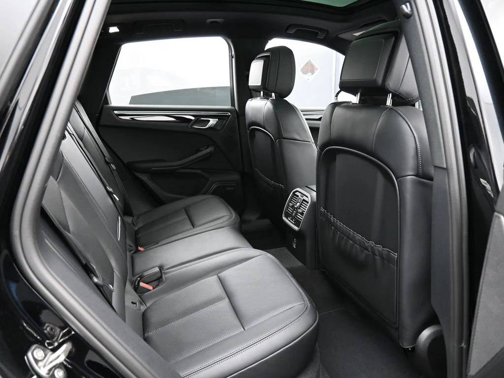 2026 Porsche Macan interior, seats, Black