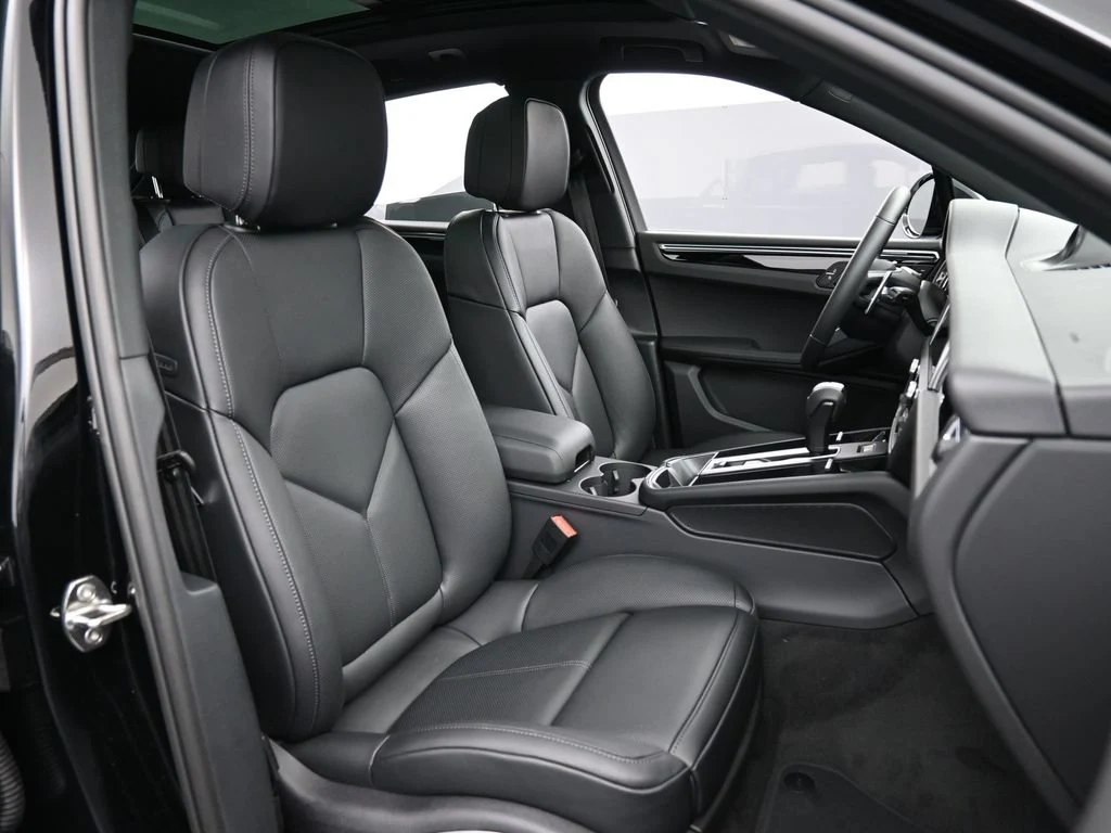 2026 Porsche Macan interior, seats, Black