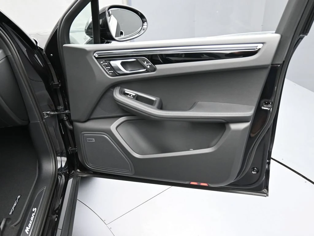 2026 Porsche Macan S interior, door panel, Black