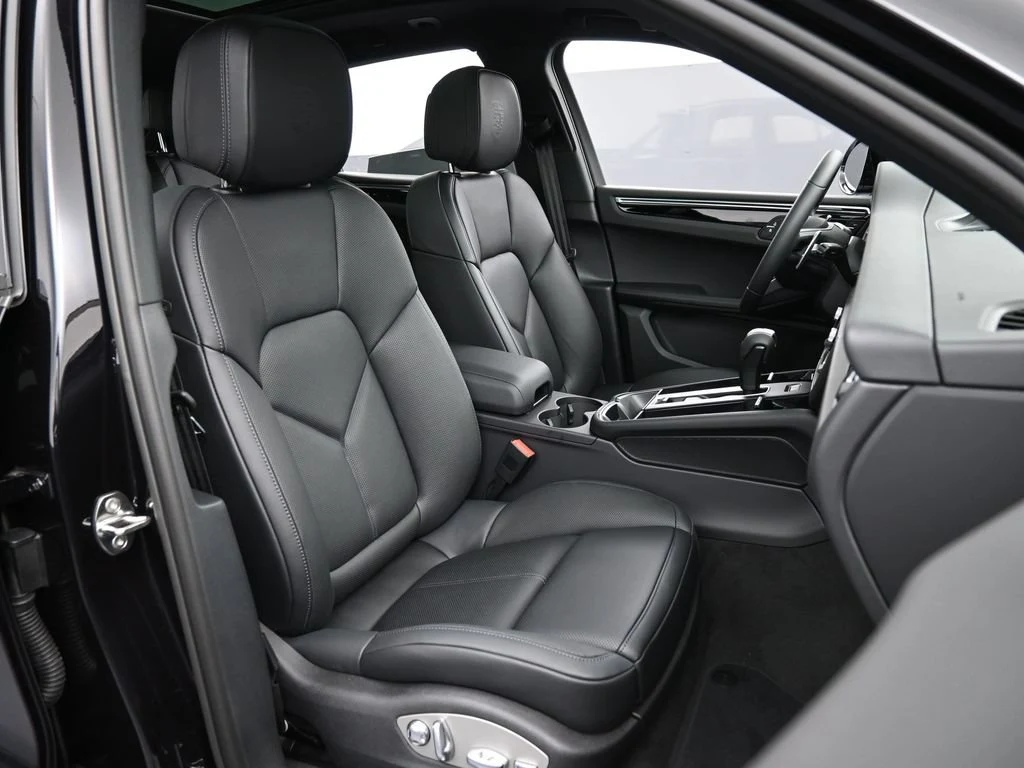 2026 Porsche Macan S interior, seats, Black