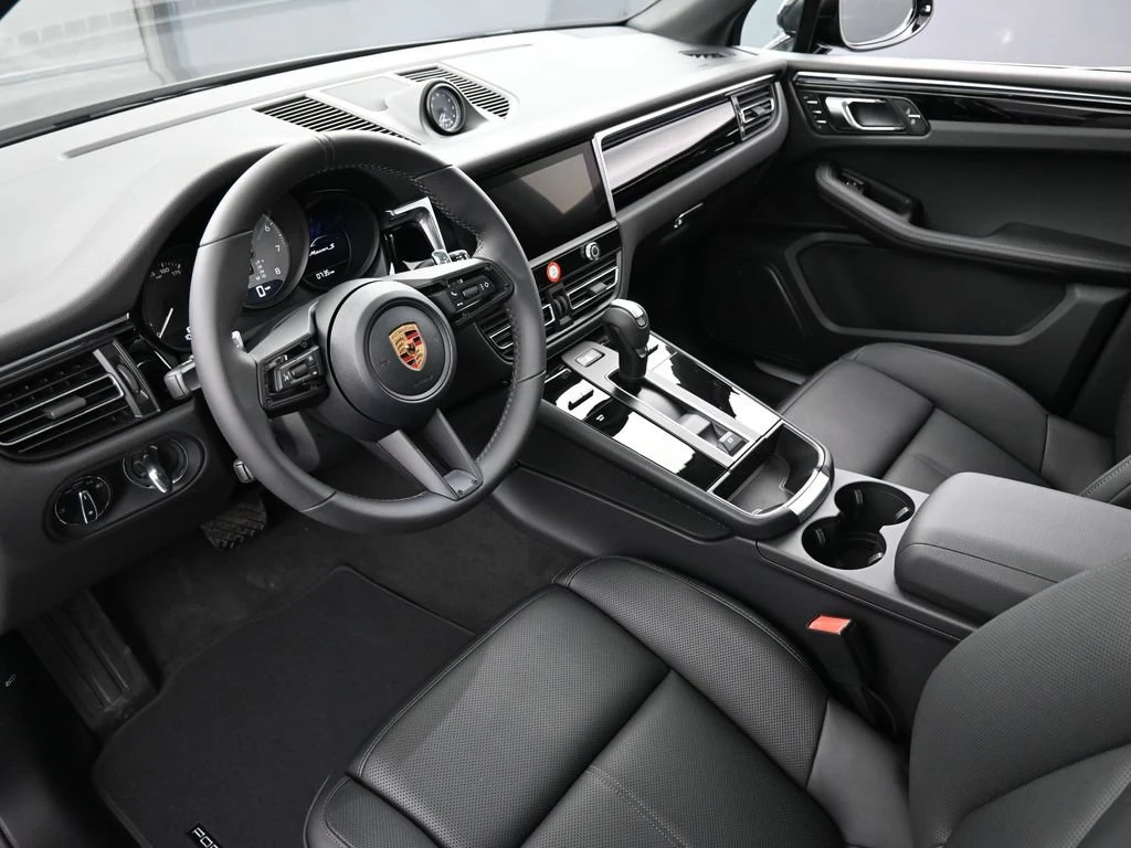 2026 Porsche Macan S interior, Black