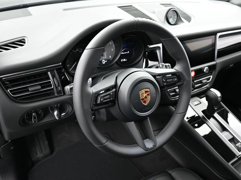2026 Porsche Macan S interior, Black