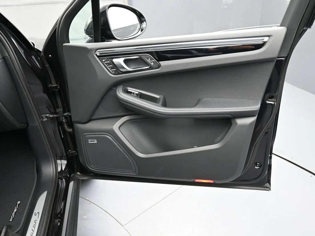 2026 Porsche Macan S interior, door panel, Black