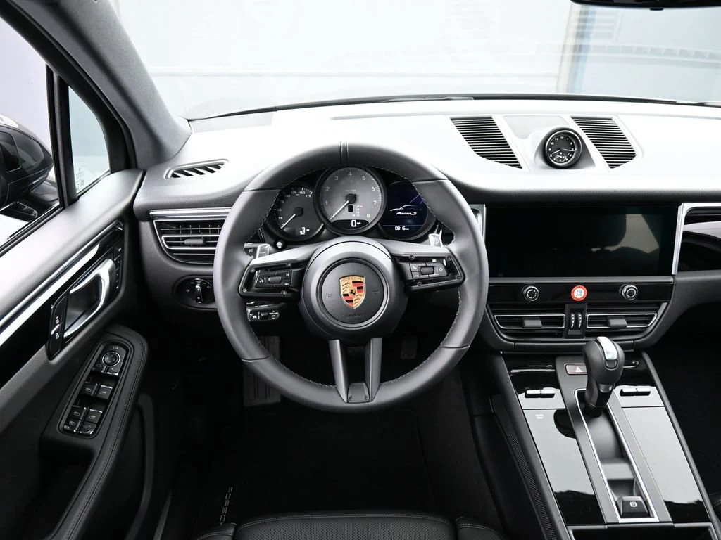 2026 Porsche Macan S interior, dashboard, Black