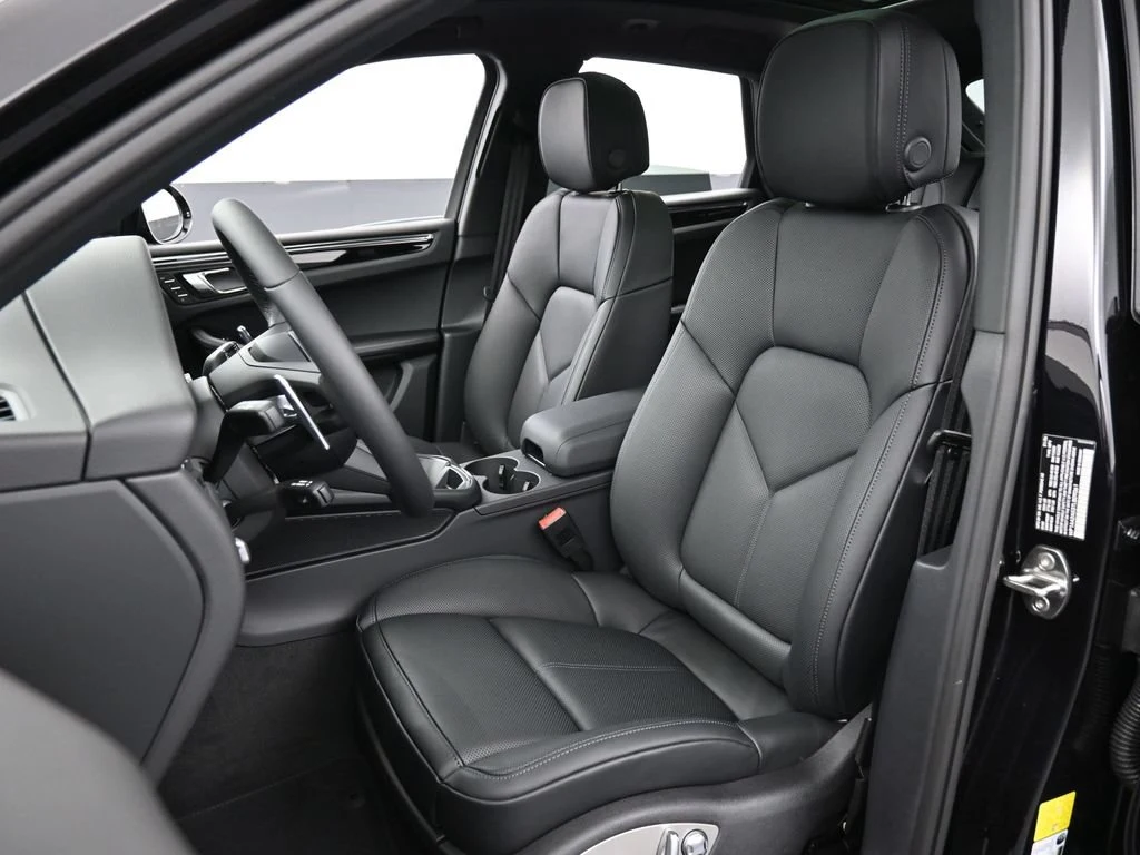 2026 Porsche Macan interior, seats, Black