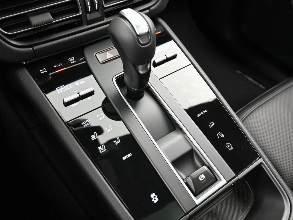 2026 Porsche Macan interior, center console, Black