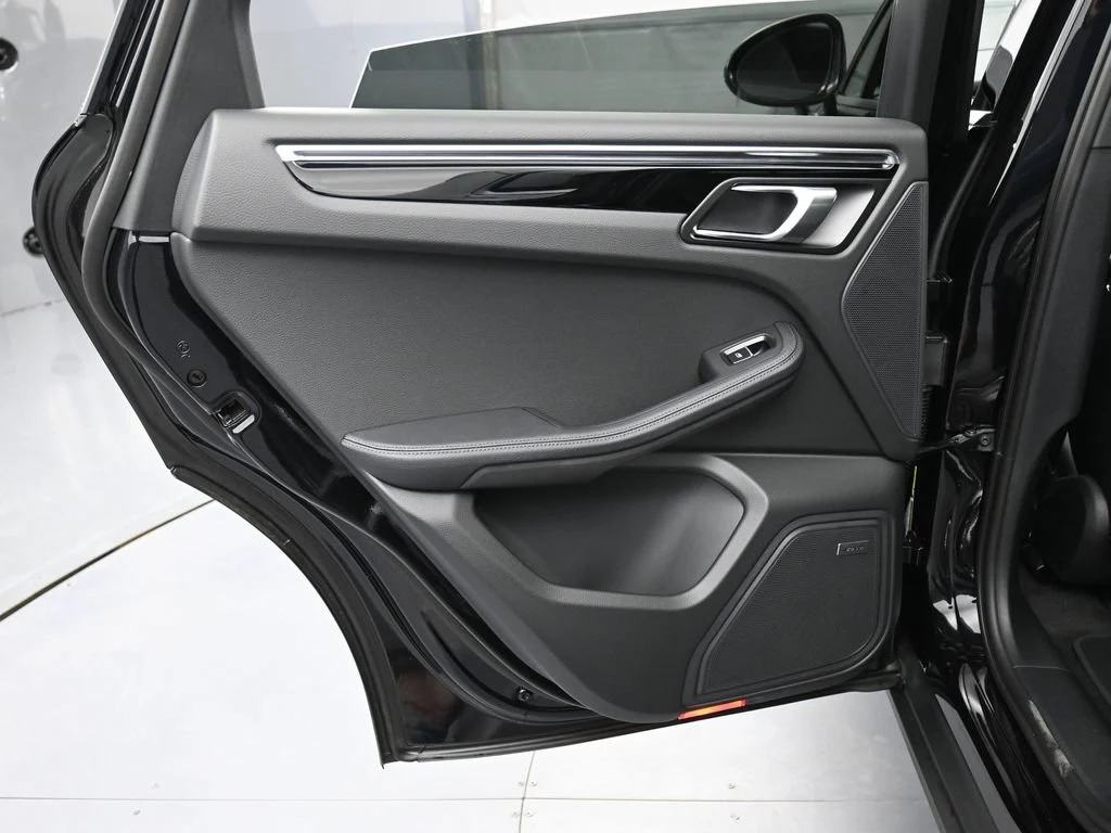 2026 Porsche Macan interior, door panel, Black