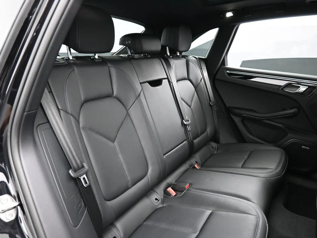 2026 Porsche Macan interior, seats, Black