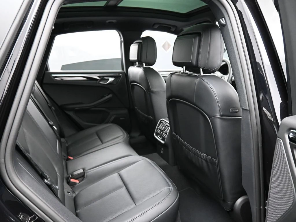 2026 Porsche Macan interior, seats, Black
